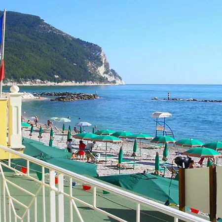 Hotel Arturo Sirolo