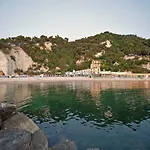 Hotel Arturo Sirolo