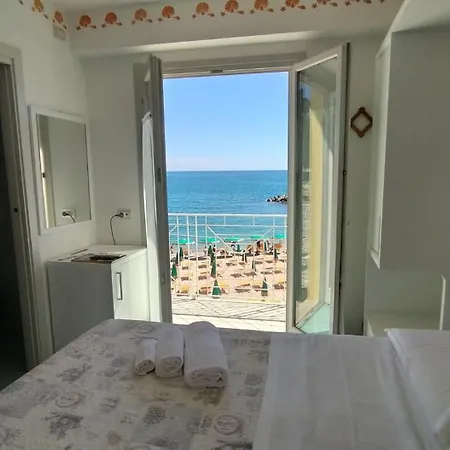 Arturo فندق سيرولو