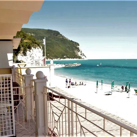 Arturo Hotel Sirolo